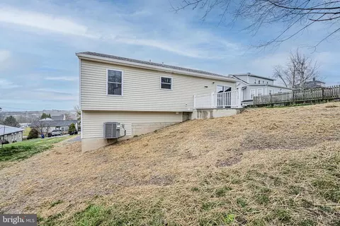 Exterior - 308 E Thomas St, Union Bridge, MD 21791 photo 6 of 10