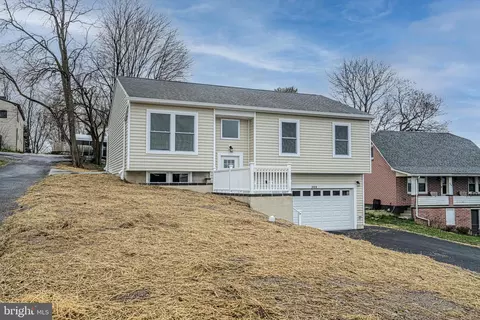 Exterior - 308 E Thomas St, Union Bridge, MD 21791 photo 3 of 10