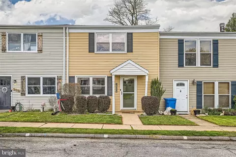 511 Daisy Dr, Taneytown, MD 21787