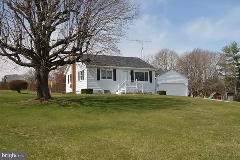 4011 Meadow Ln, Hampstead, MD 21074