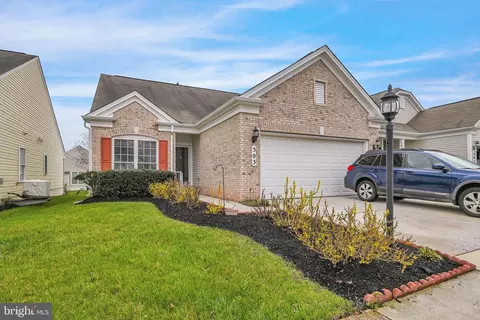 303 Clubside Dr #319, Taneytown, MD 21787