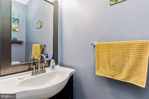 Bath - 80 Figleaf Dr, Hampstead, MD 21074 photo 1 of 5