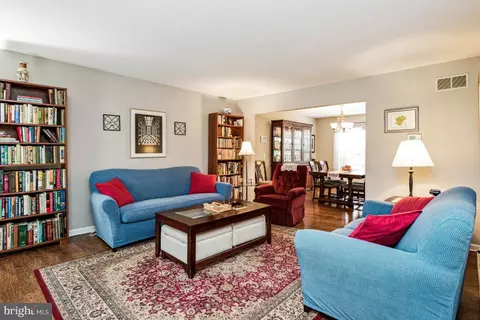 Living - 80 Figleaf Dr, Hampstead, MD 21074 photo 1 of 2