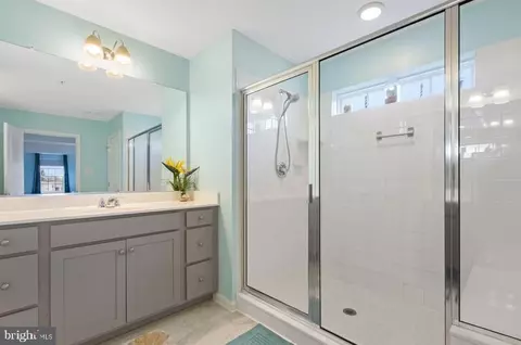 Bath - 699 Stonegate Rd, Westminster, MD 21157 photo 2 of 6