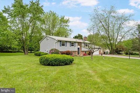 2304 Beren Ln, Westminster, MD 21157