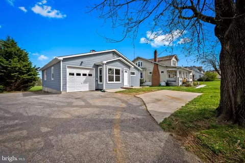 218 1 Pennsylvania Ave, Westminster, MD 21157