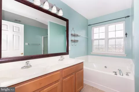 Bath - 1842 Upper Forde Ln, Hampstead, MD 21074 photo 3 of 5