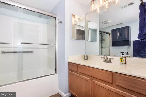 Bath - 3850 Normandy Dr #1B, Hampstead, MD 21074 photo 5 of 6