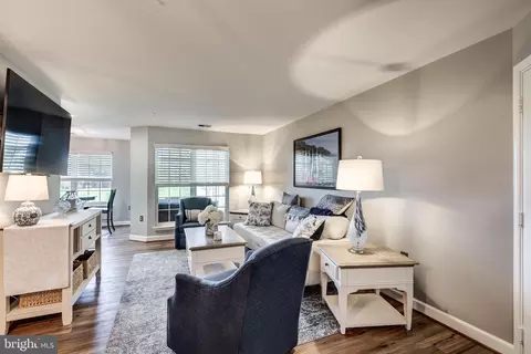 Living - 3850 Normandy Dr #1B, Hampstead, MD 21074 photo 3 of 4