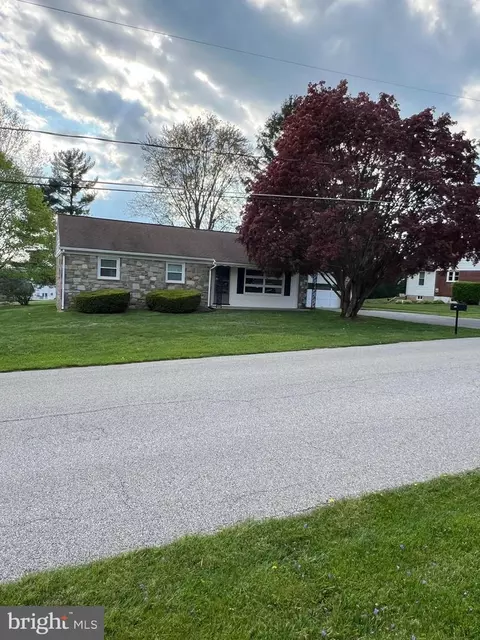1012 Highfield Dr, Hampstead, MD 21074