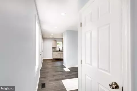 Entry Way - 116 E Broadway St, Union Bridge, MD 21791 photo 1 of 2