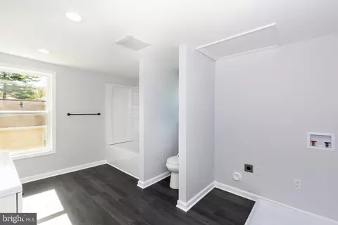 Bath - 116 E Broadway St, Union Bridge, MD 21791 photo 2 of 4