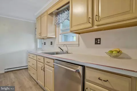 2111 Sterling Ct, Hampstead, MD 21074 photo 10