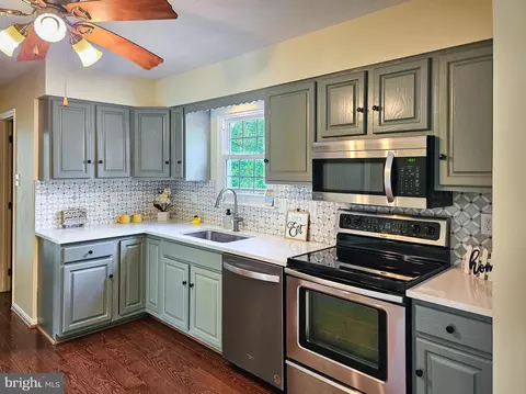 Kitchen - 4128 Double Tree Ln, Hampstead, MD 21074 photo 2 of 7