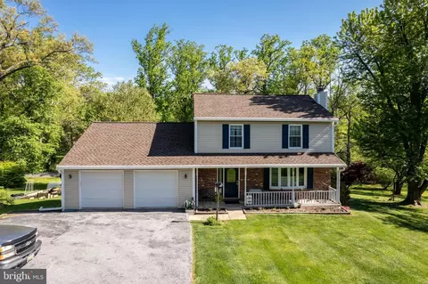 Exterior - 4128 Double Tree Ln, Hampstead, MD 21074 photo 2 of 18