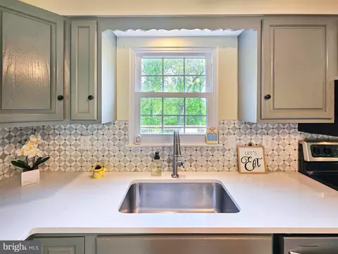 Kitchen - 4128 Double Tree Ln, Hampstead, MD 21074 photo 4 of 7