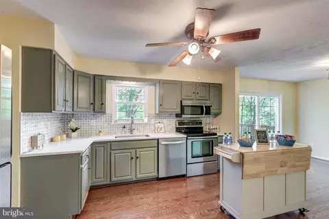 Kitchen - 4128 Double Tree Ln, Hampstead, MD 21074 photo 7 of 7
