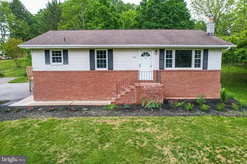 2517 Snydersburg Rd, Hampstead, MD 21074