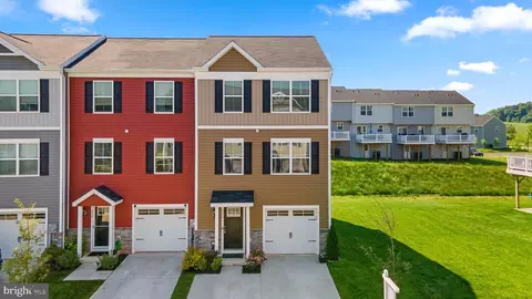 336 Crimson Ave, Taneytown, MD 21787
