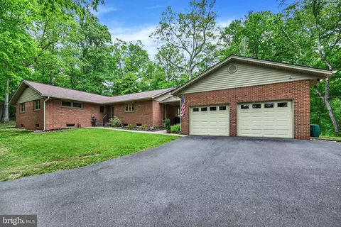 1253 Poole Rd, Westminster, MD 21157