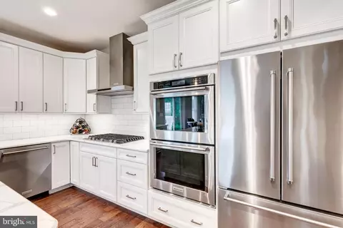 Kitchen - 4070 Carrollton Rd, Upperco, MD 21155 photo 5 of 12