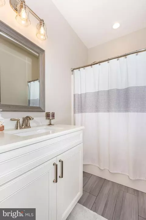Bath - 4070 Carrollton Rd, Upperco, MD 21155 photo 4 of 5