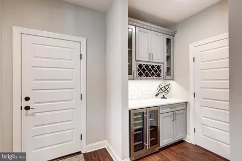 Entry Way - 4070 Carrollton Rd, Upperco, MD 21155 photo 9 of 18