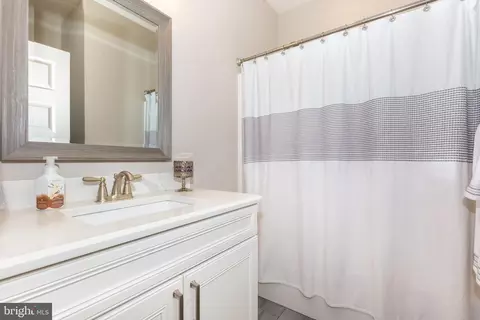 Entry Way - 4070 Carrollton Rd, Upperco, MD 21155 photo 12 of 18
