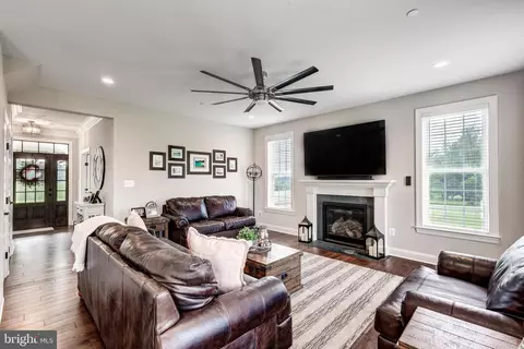 Entry Way - 4070 Carrollton Rd, Upperco, MD 21155 photo 5 of 18