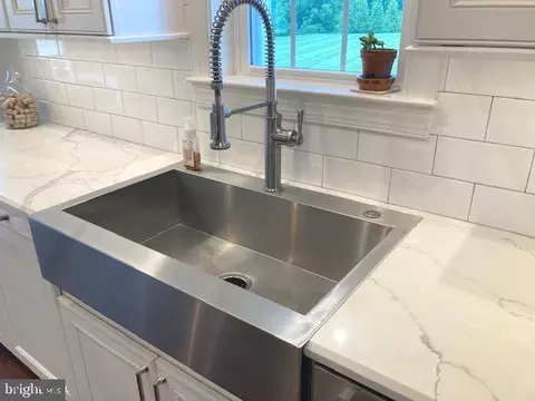 Kitchen - 4070 Carrollton Rd, Upperco, MD 21155 photo 9 of 12