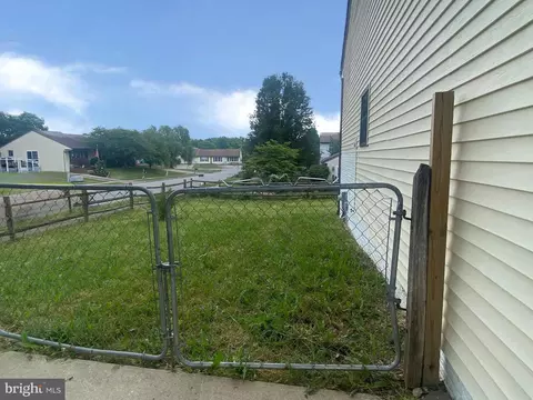 Exterior - 960 Ruby Dr, Westminster, MD 21158 photo 3 of 4