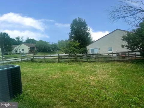 Exterior - 960 Ruby Dr, Westminster, MD 21158 photo 4 of 4