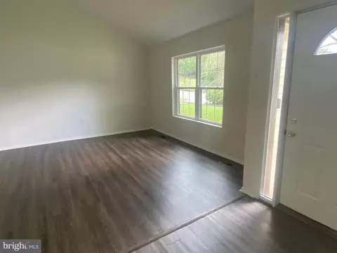 Living - 960 Ruby Dr, Westminster, MD 21158 photo 2 of 4