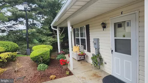1830 Vincenza #E, Sykesville, MD 21784