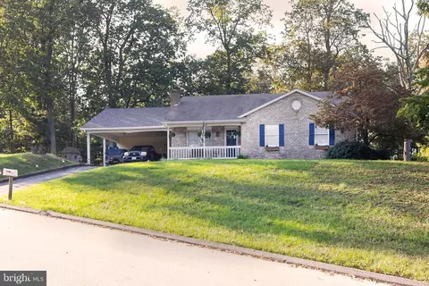 1606 Amalfi Dr, Westminster, MD 21157