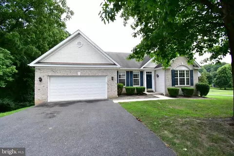 5585 Compton Ln, Sykesville, MD 21784