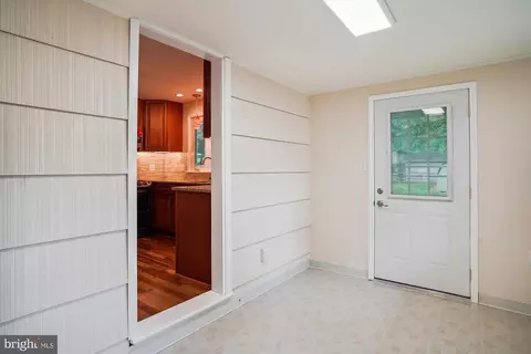 Entry Way - 1617 Exeter Rd, Westminster, MD 21157 photo 7 of 8