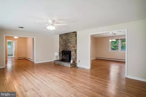 Living - 1617 Exeter Rd, Westminster, MD 21157 photo 4 of 8