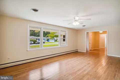 Living - 1617 Exeter Rd, Westminster, MD 21157 photo 2 of 8