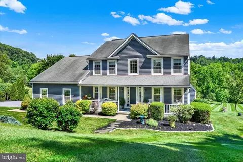 4430 Hayfield Dr, Manchester, MD 21102