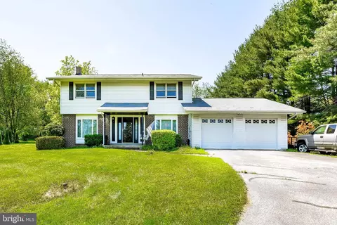 2711 Mystic Woods Ct, Mount Airy, MD 21771