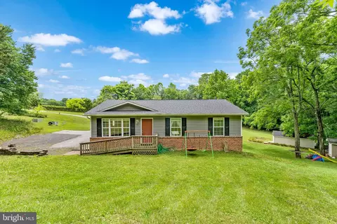 6413 Davis Rd, Mount Airy, MD 21771
