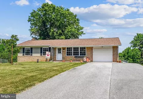 2102 Woodview Rd, Finksburg, MD 21048