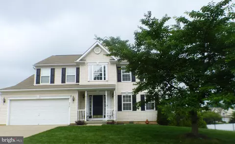 894 Oxford Ln, Hampstead, MD 21074