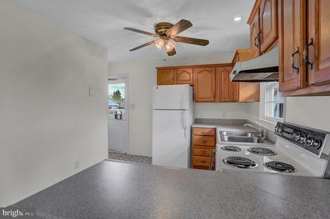 3701 Sue Dan Dr, Hampstead, MD 21074 photo 4