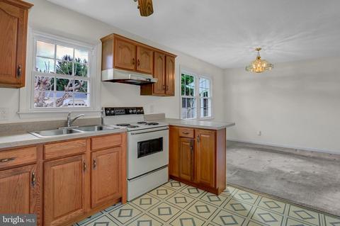 3701 Sue Dan Dr, Hampstead, MD 21074 photo 3