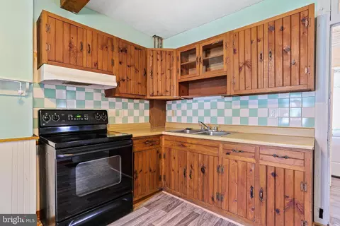 Kitchen - 10 Farquhar St, Union Bridge, MD 21791 photo 2 of 2