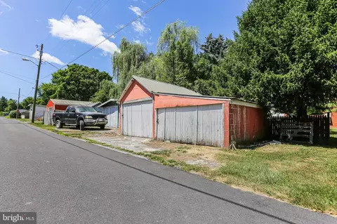 Exterior - 10 Farquhar St, Union Bridge, MD 21791 photo 9 of 10