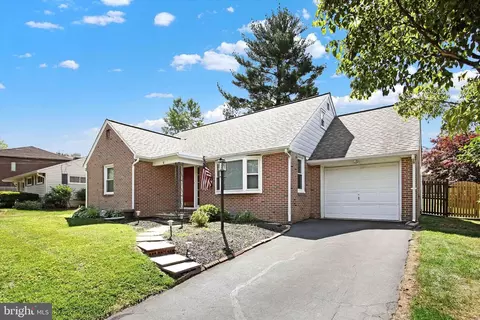 4 Quintal Dr, Westminster, MD 21157