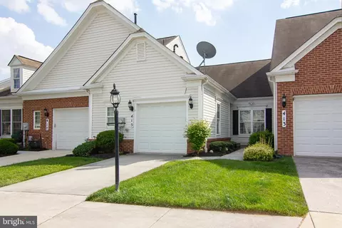 415 Clubside Dr #298, Taneytown, MD 21787